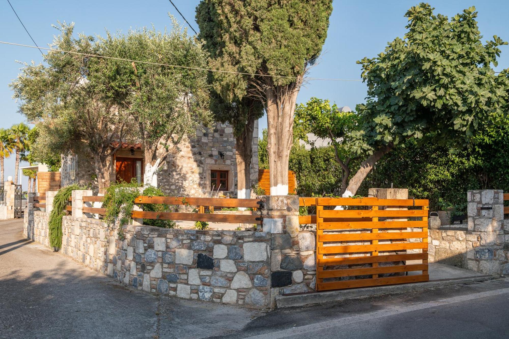 Pirgali Stone House Holiday home Ampavris